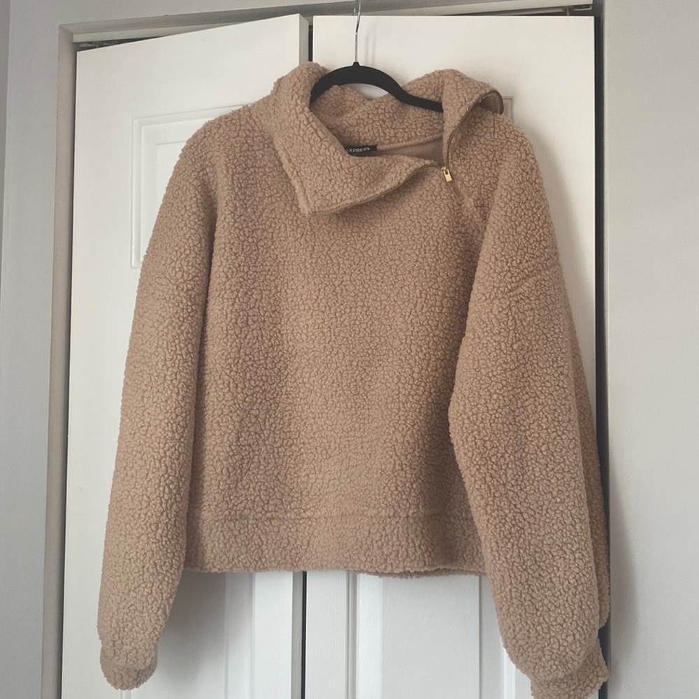 NWOT Express tan Sherpa. Size large.